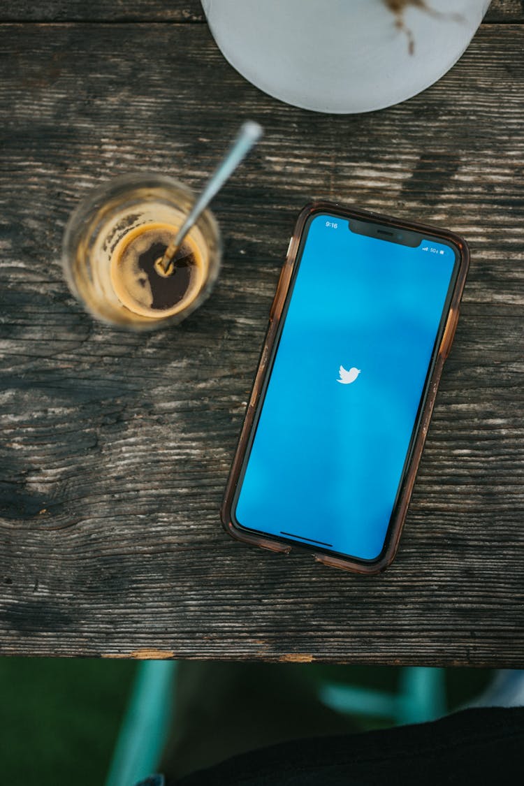Twitter Growth Hacking Tips: The Cheatsheet - April 2024