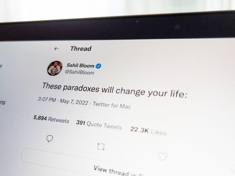 Twitter Thread Examples & Tips to Drive Engagement in April 2024